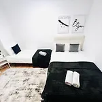 Luxury Central Lisbon Studio Flats, Ideal For Tourists
